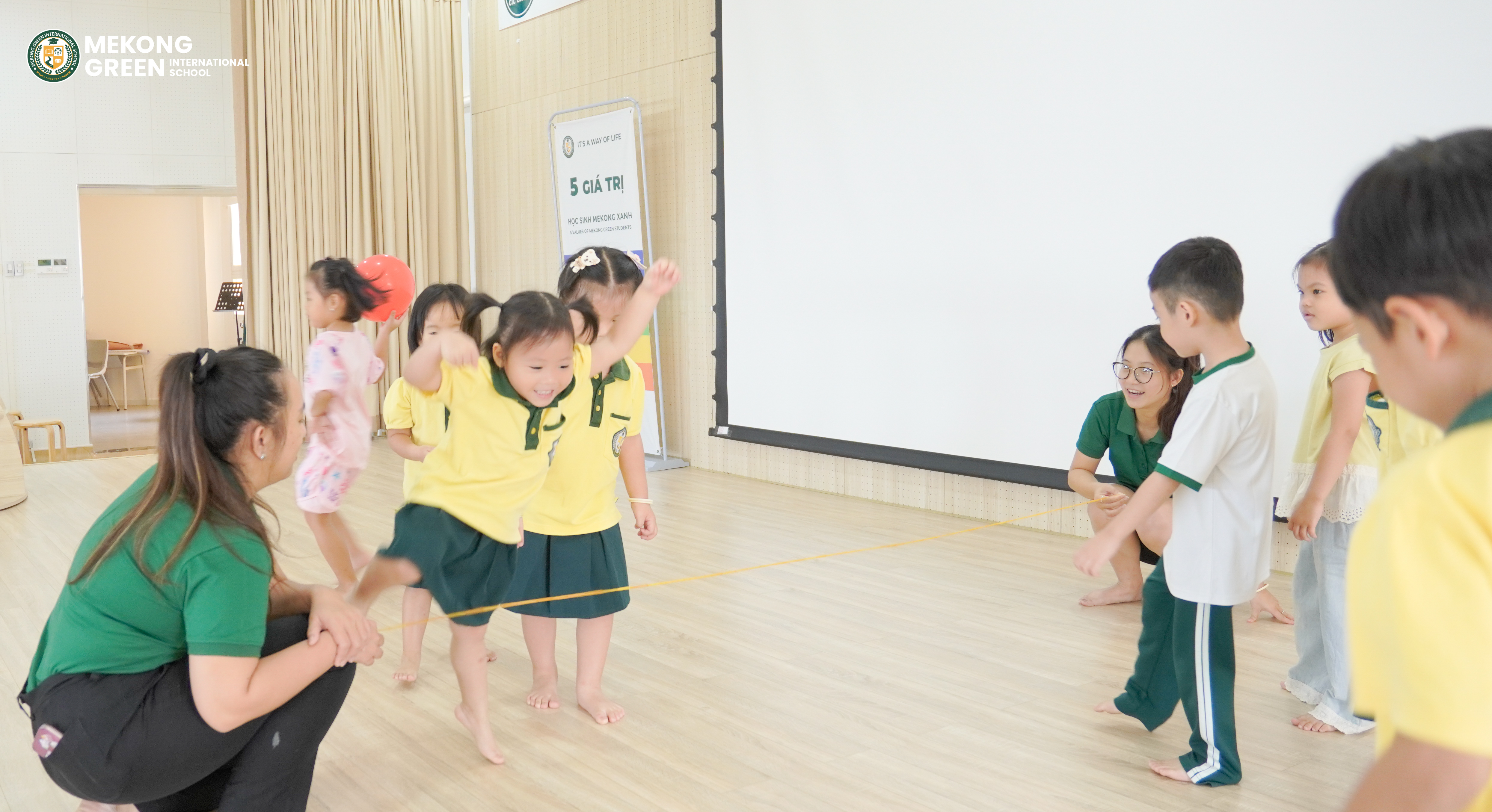 Bé Mầm non MGIS trong giờ hoạt động trải nghiệm