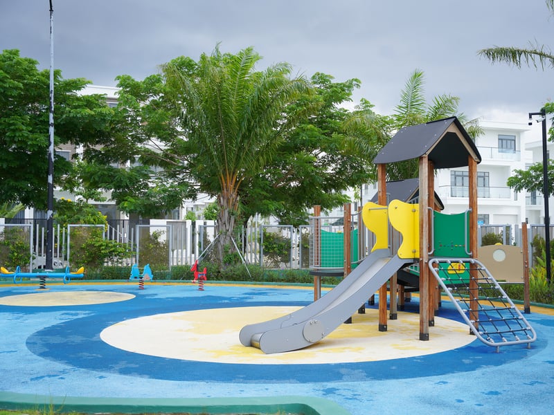 Sân Chơi Ngoài Trời