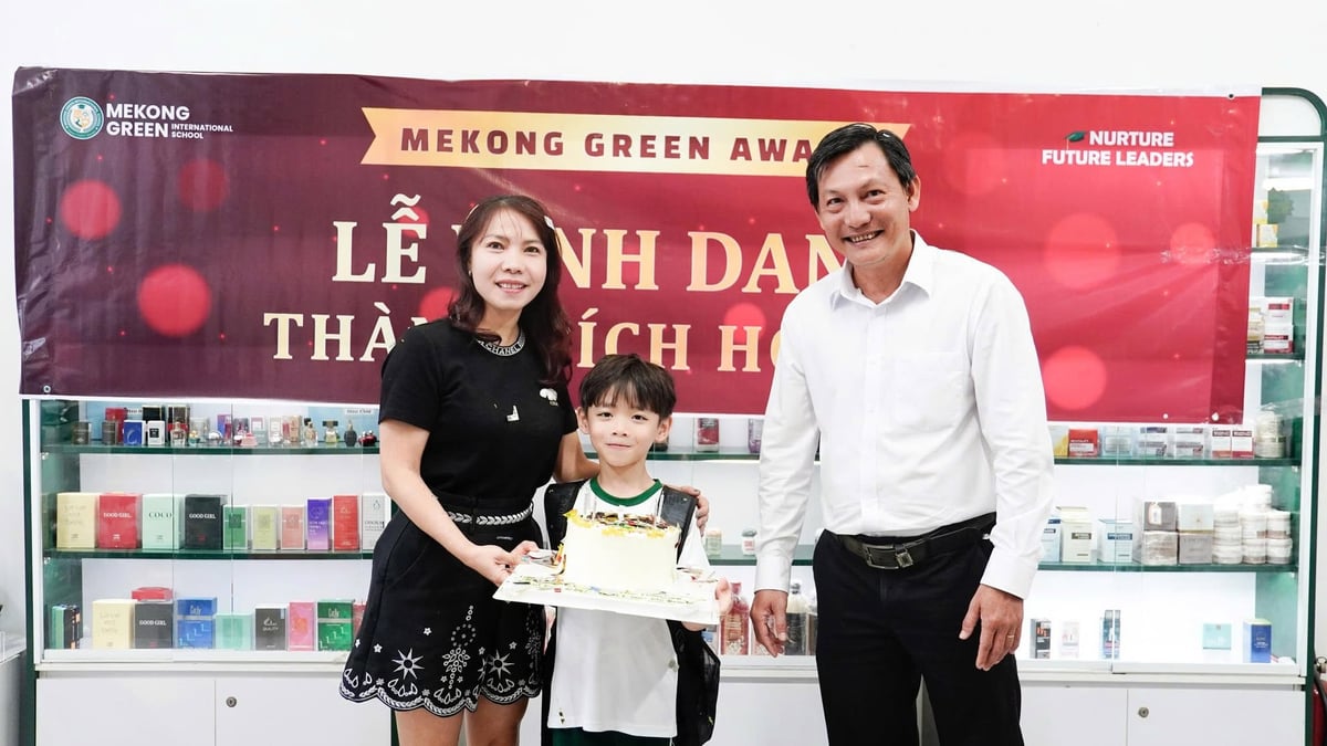 Dương Quốc Hoàng tại Lễ vinh danh thành tích học tập MGIS